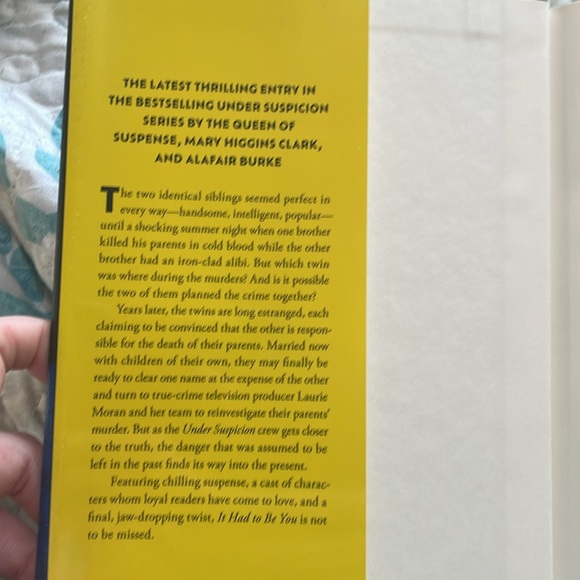 Mary Higgins Clark and Alafair Burke HB novel- It Had To Be You - Picture 3 of 5